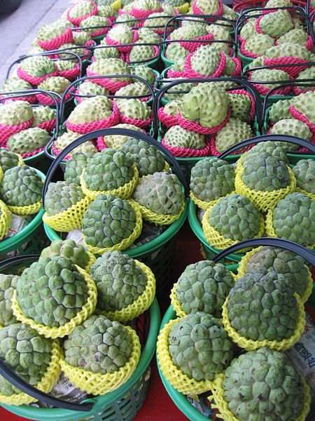 450px-Sugar-apples_5,_Taitung_County,_Dec_06